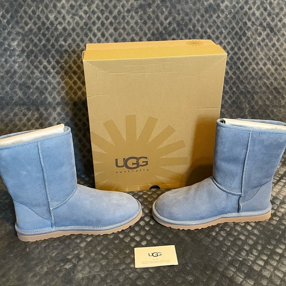 NIB UGG AUSTRALIA: CLASSIC SHORT DOLPHIN BLUE BOOTS, LIMITED EDITION - Picture 10 of 13